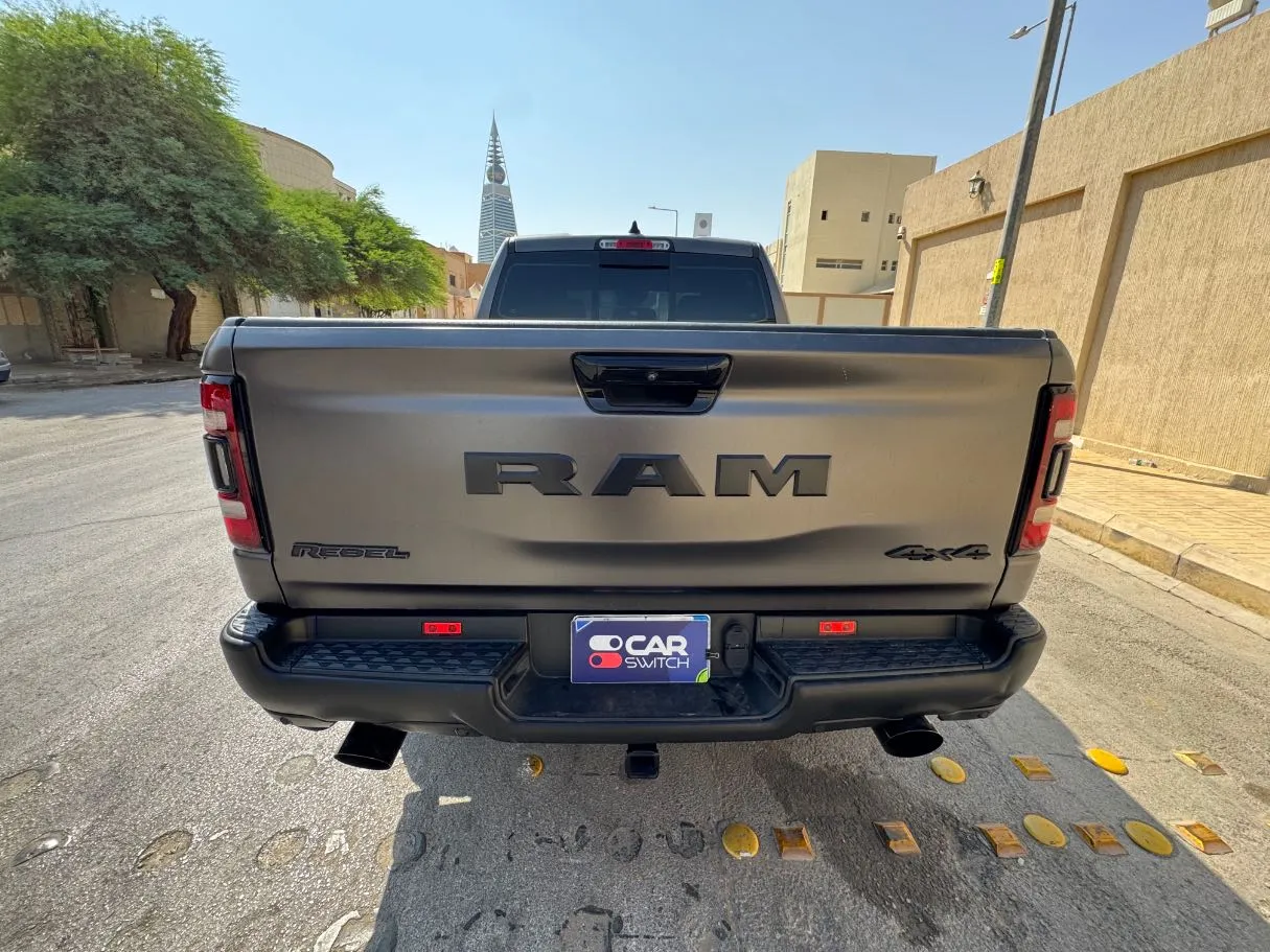 Car image 6