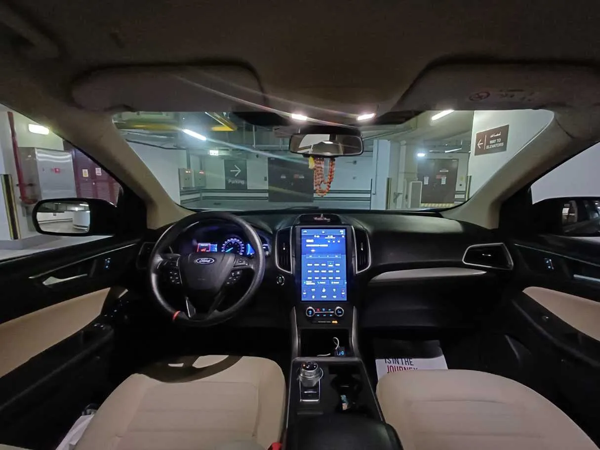 Car image 15