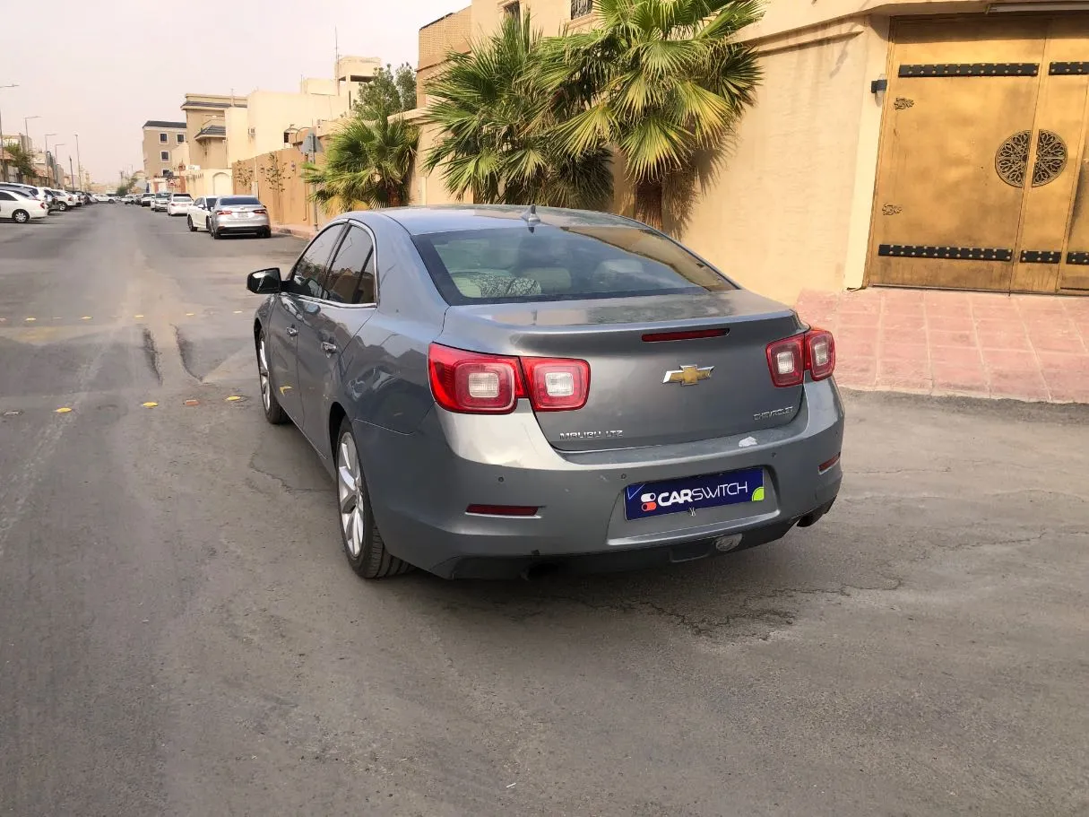 Car image 7