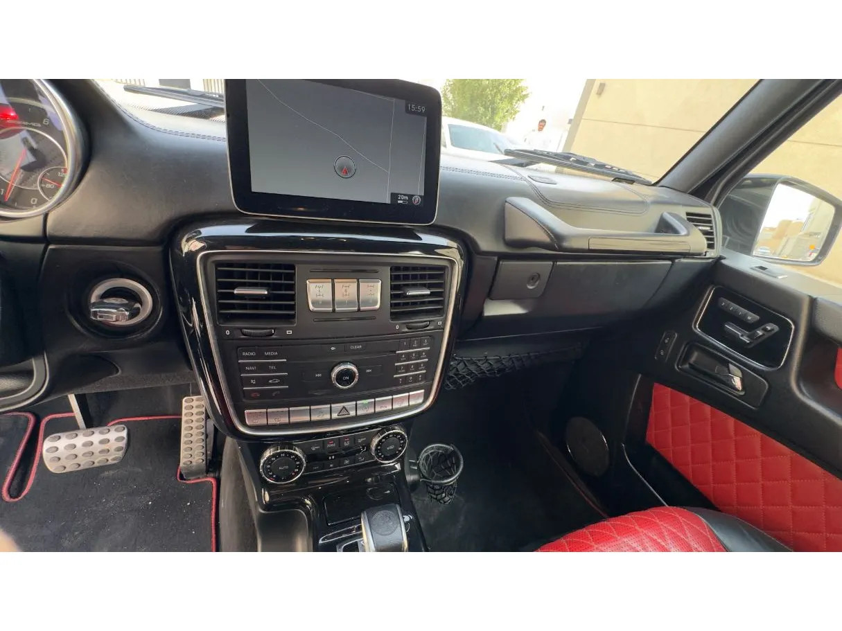 Car image 13