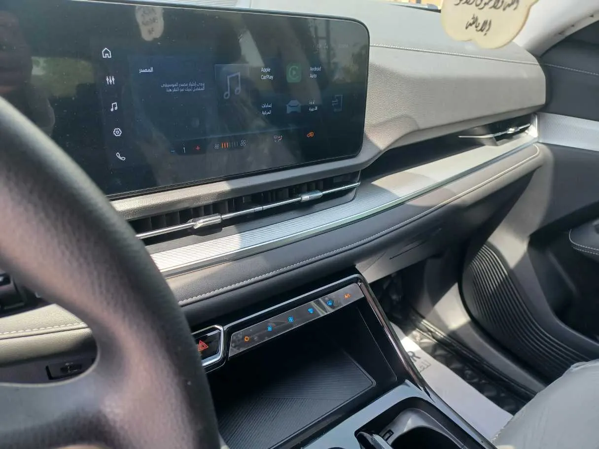 Car image 18