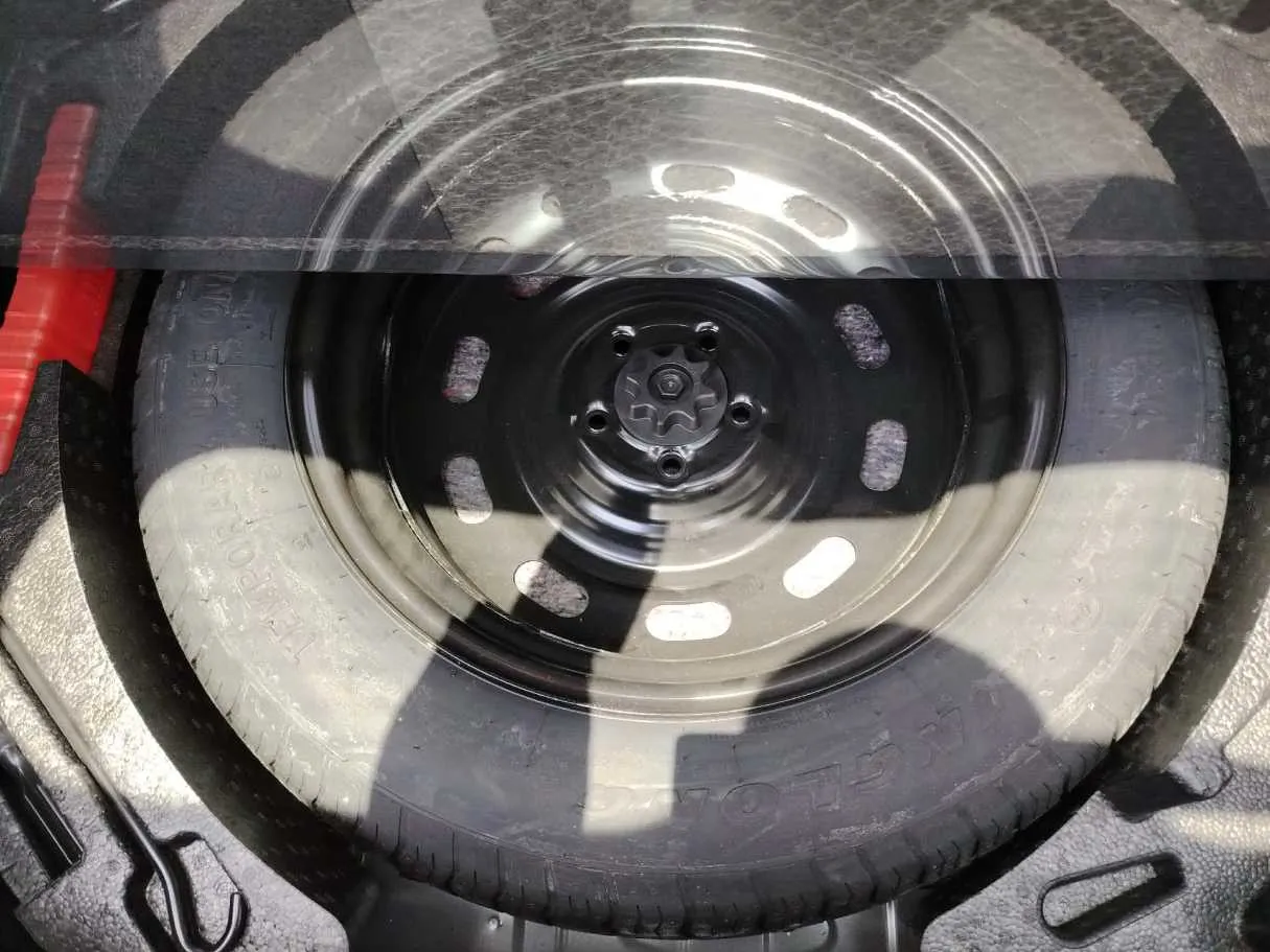 Car image 47
