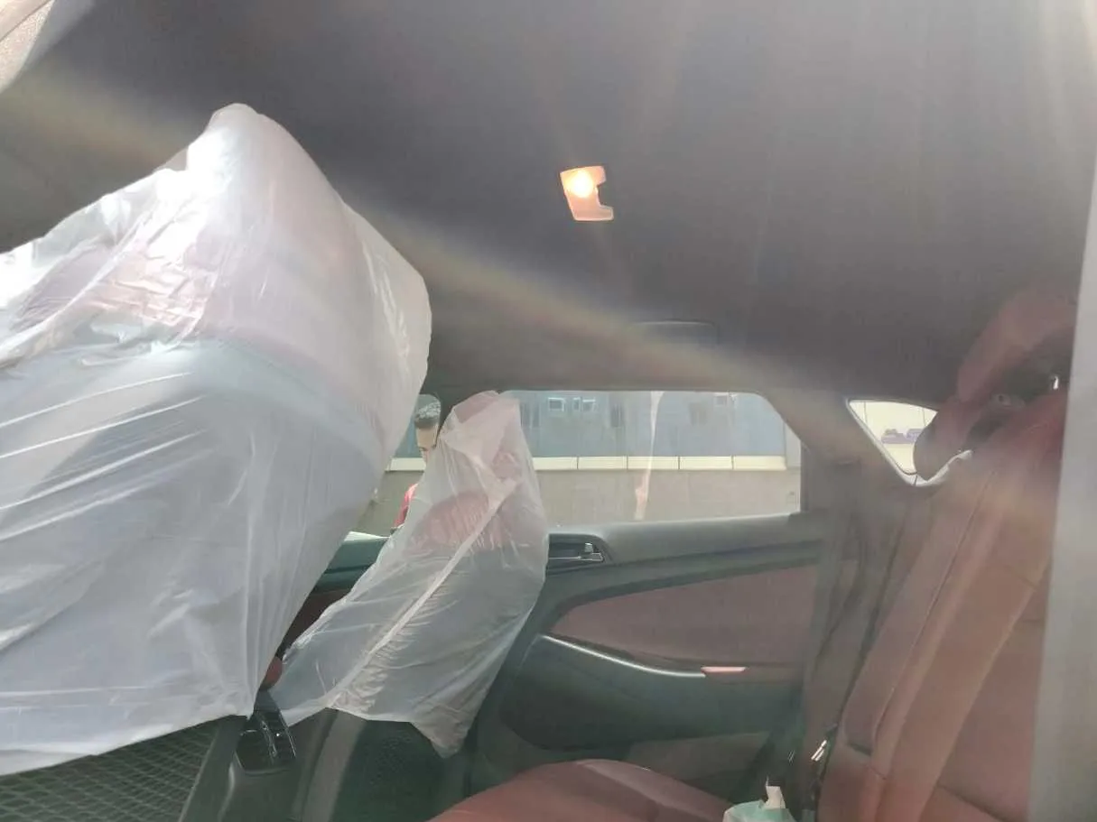 Car image 20