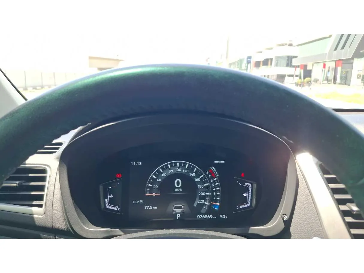 Car image 19