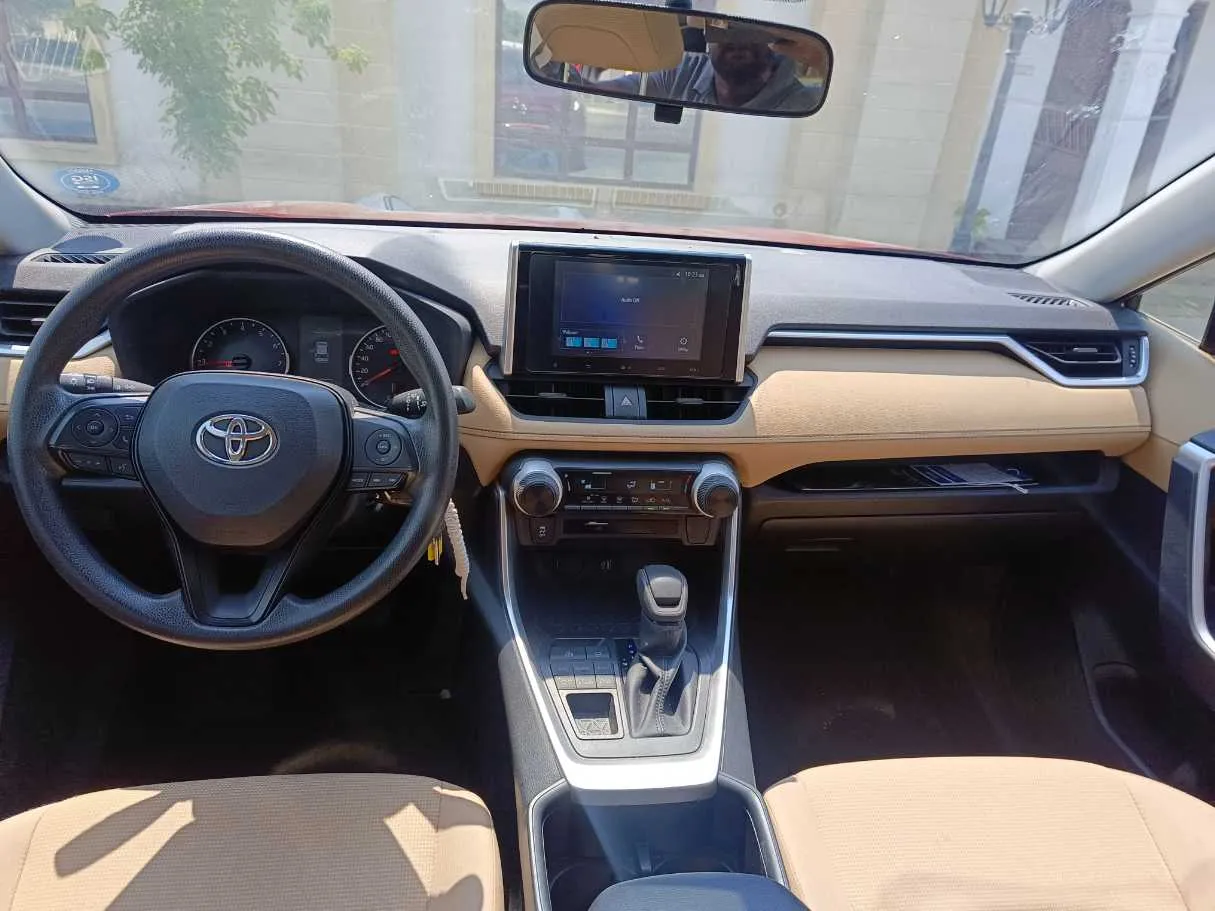 Car image 20