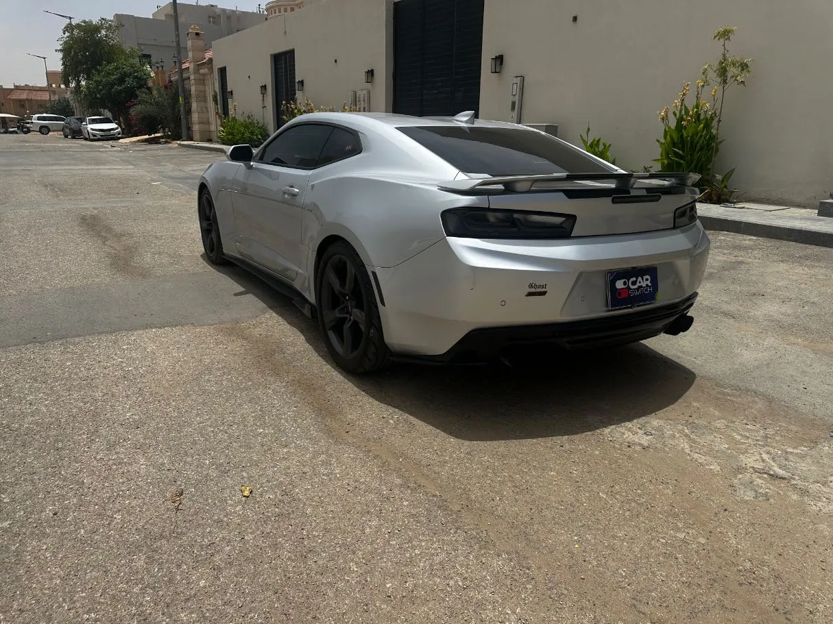 Car image 7