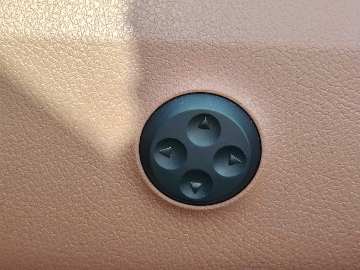Car image 33