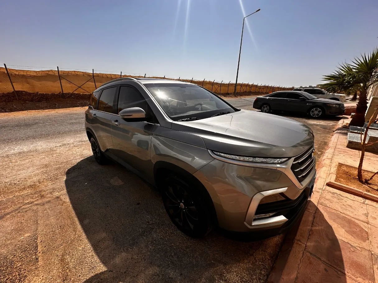 Car image 3