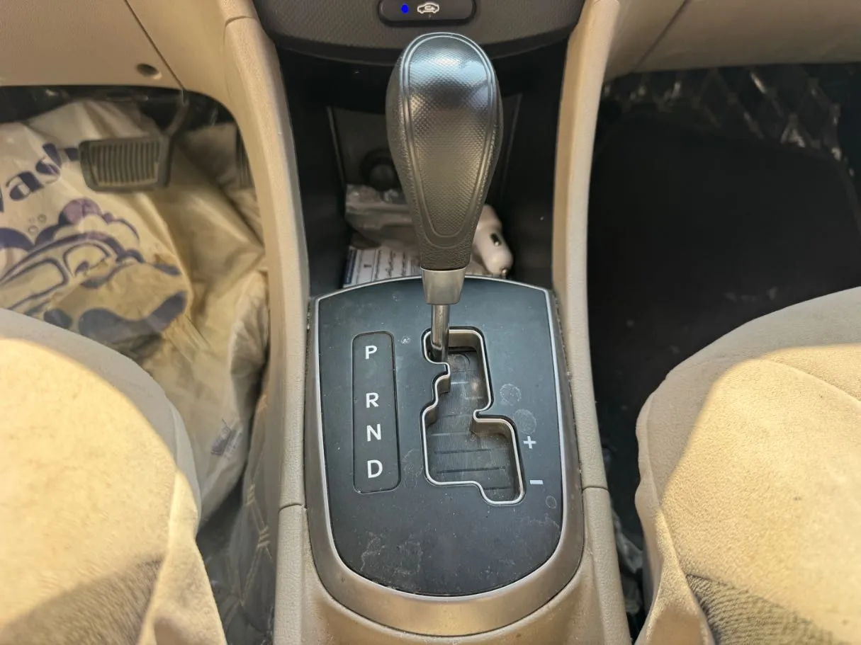 Car image 15
