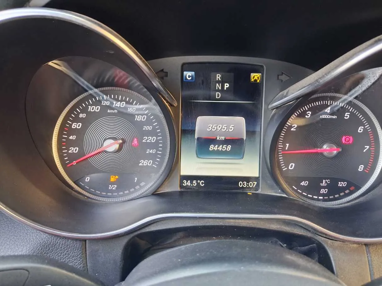 Car image 19