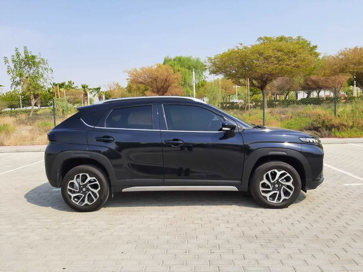 Car image 8