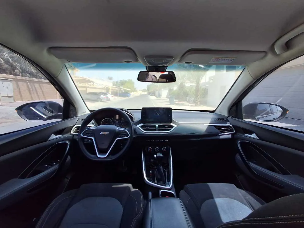 Car image 18