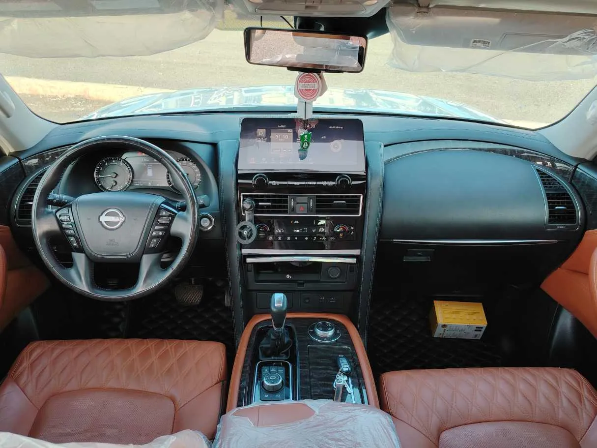 Car image 18