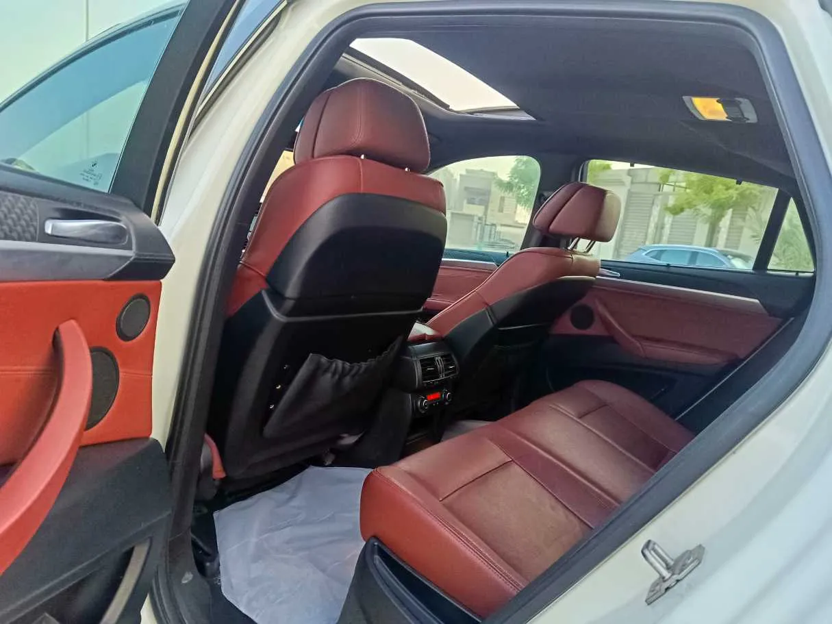 Car image 27