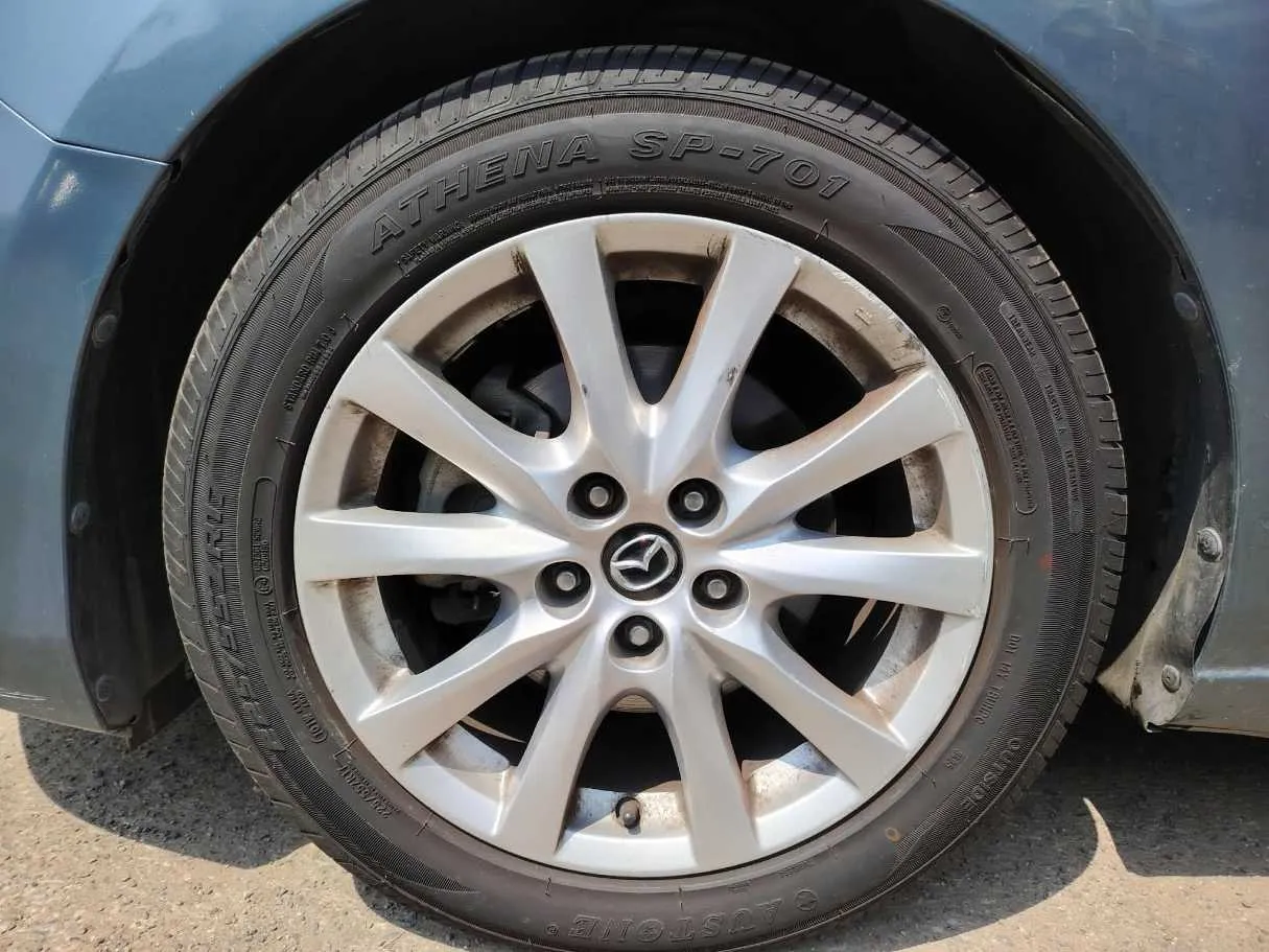 Car image 10