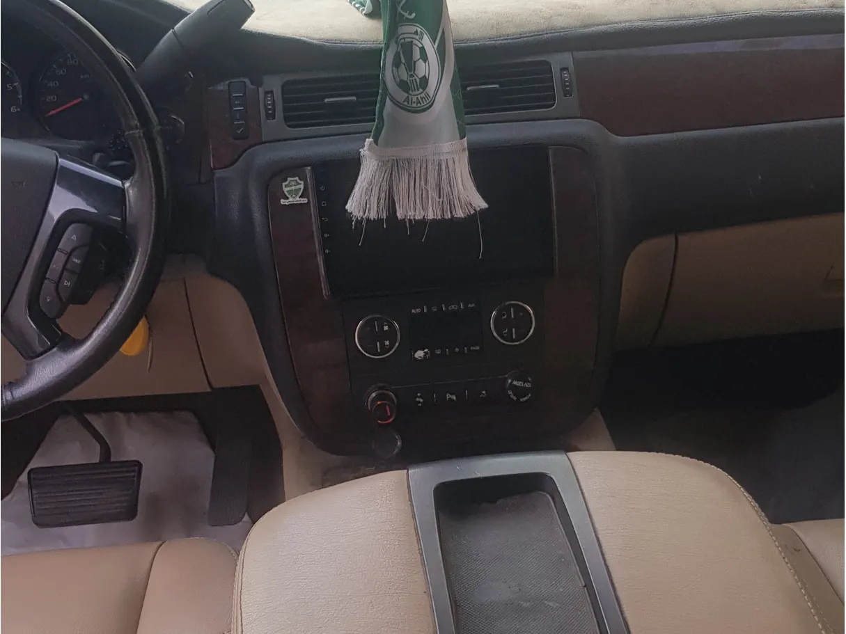 Car image 7