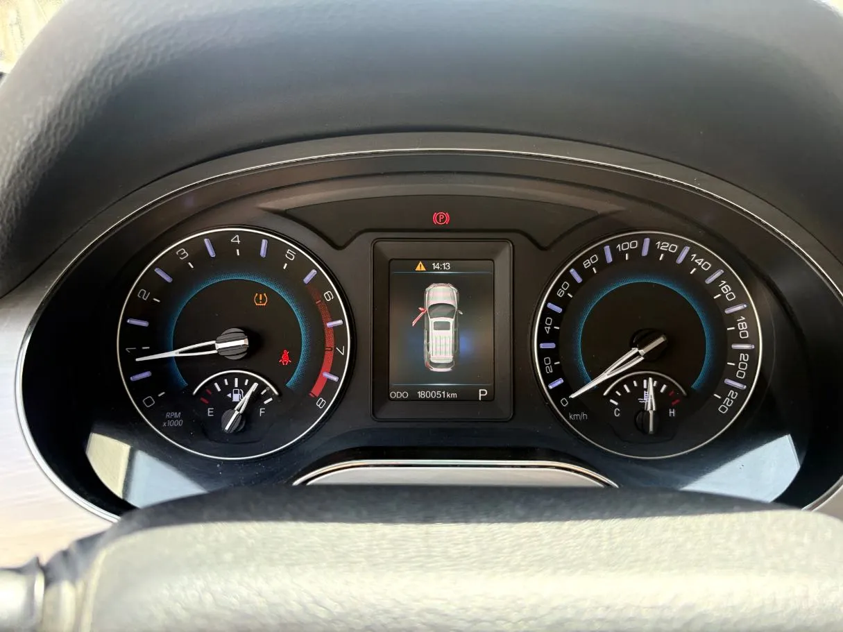 Car image 23
