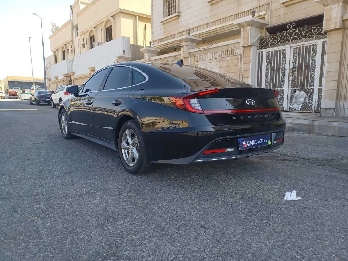 Car image 7