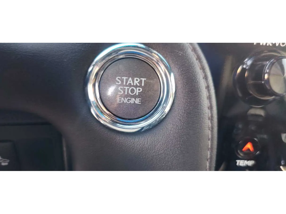 Car image 27