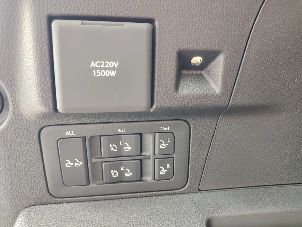 Car image 31