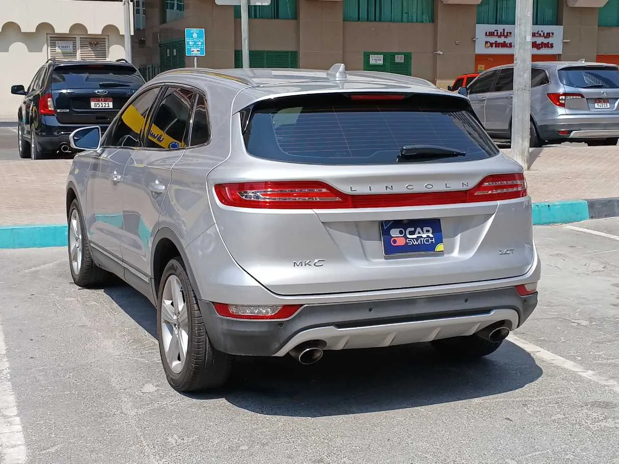 Car image 7