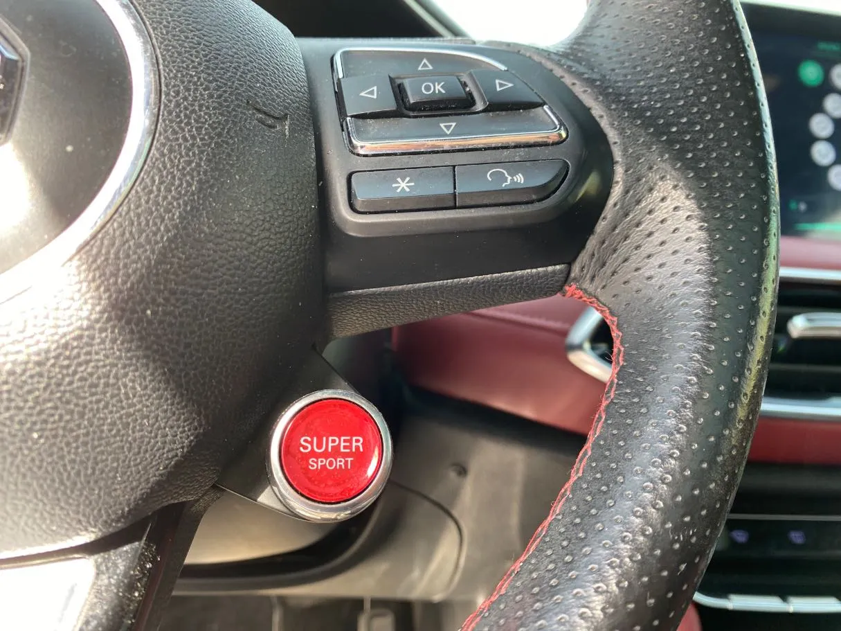 Car image 30
