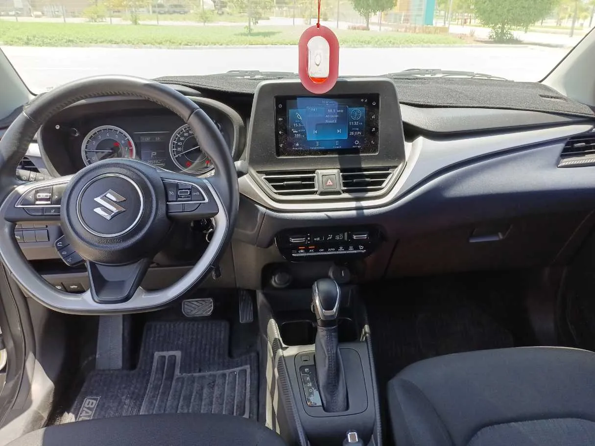 Car image 15