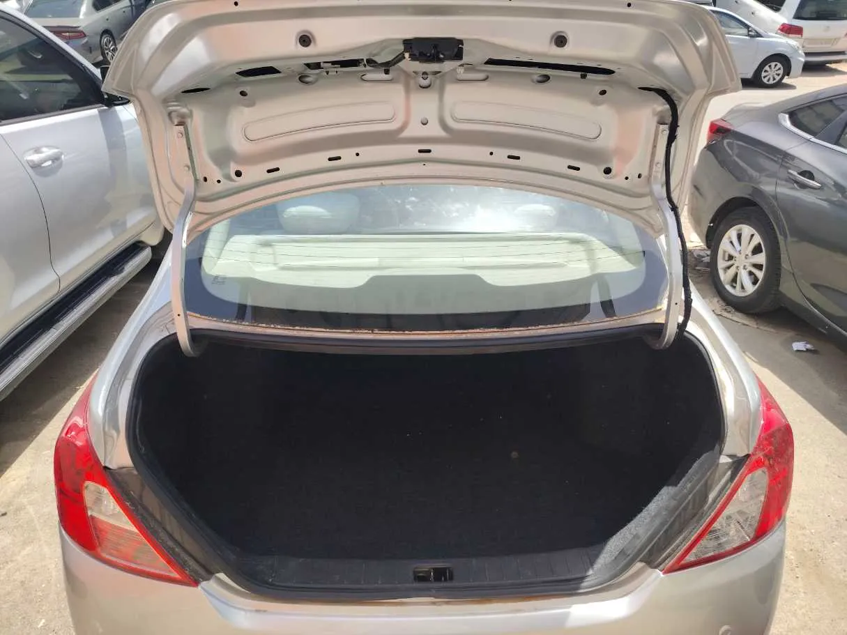 Car image 25