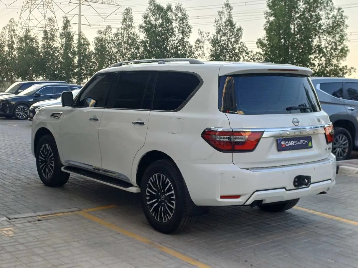 Car image 7