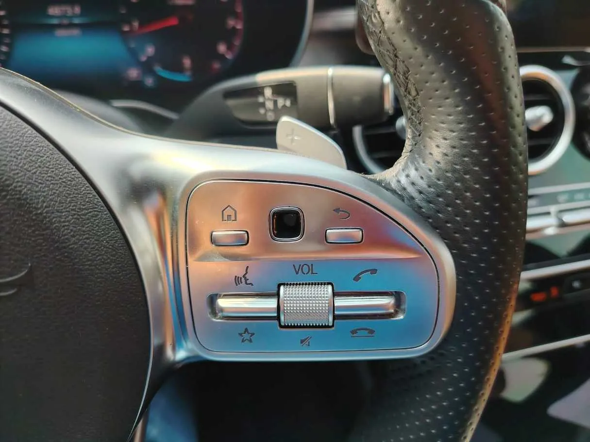 Car image 34