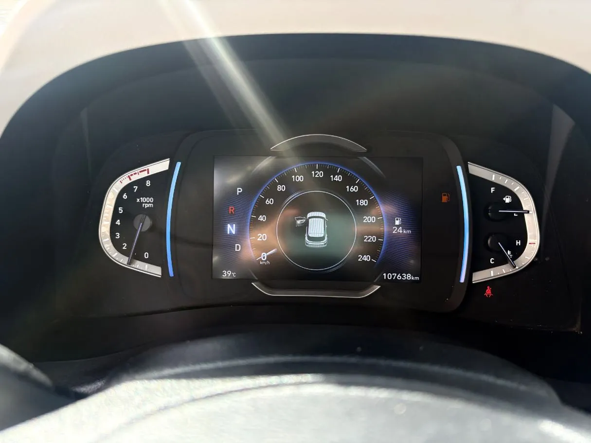 Car image 23