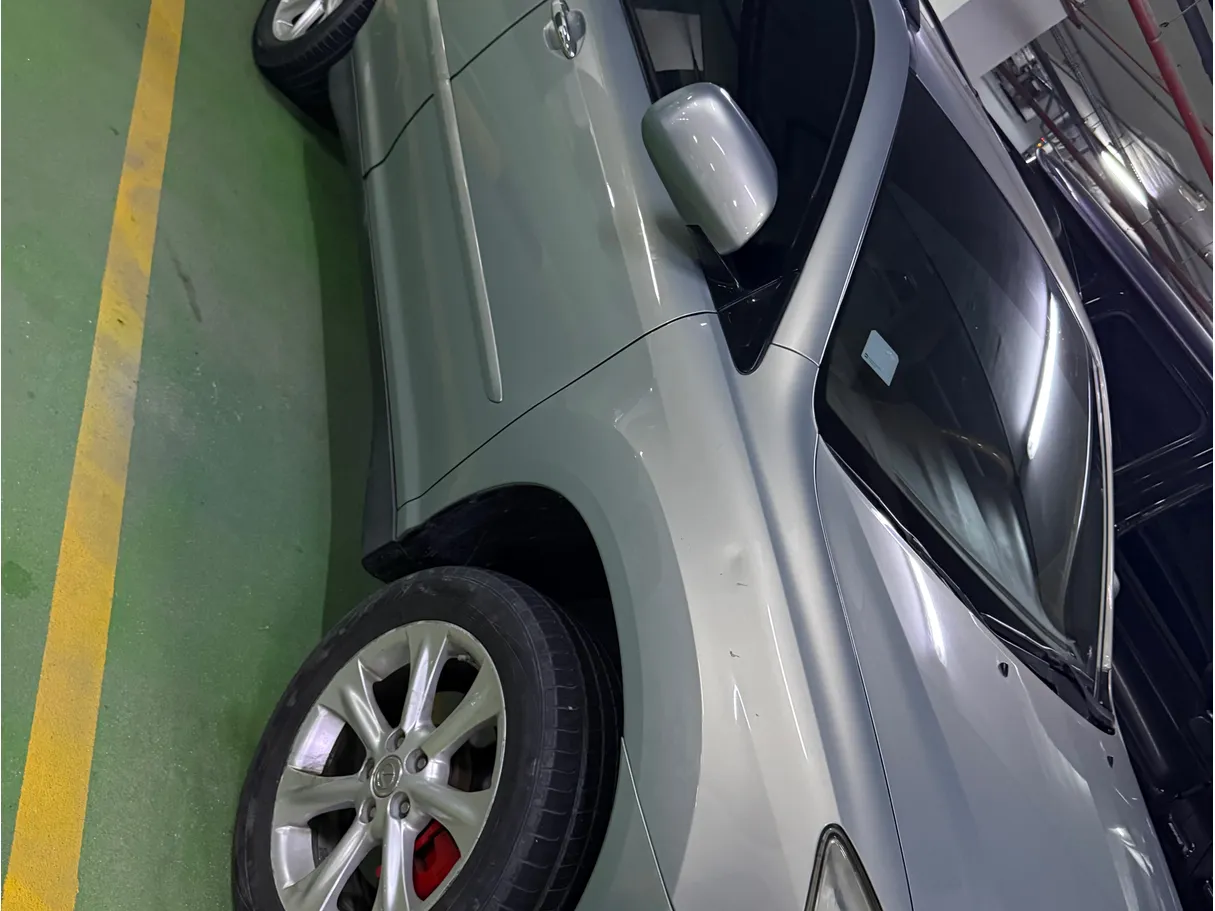 Car image 2