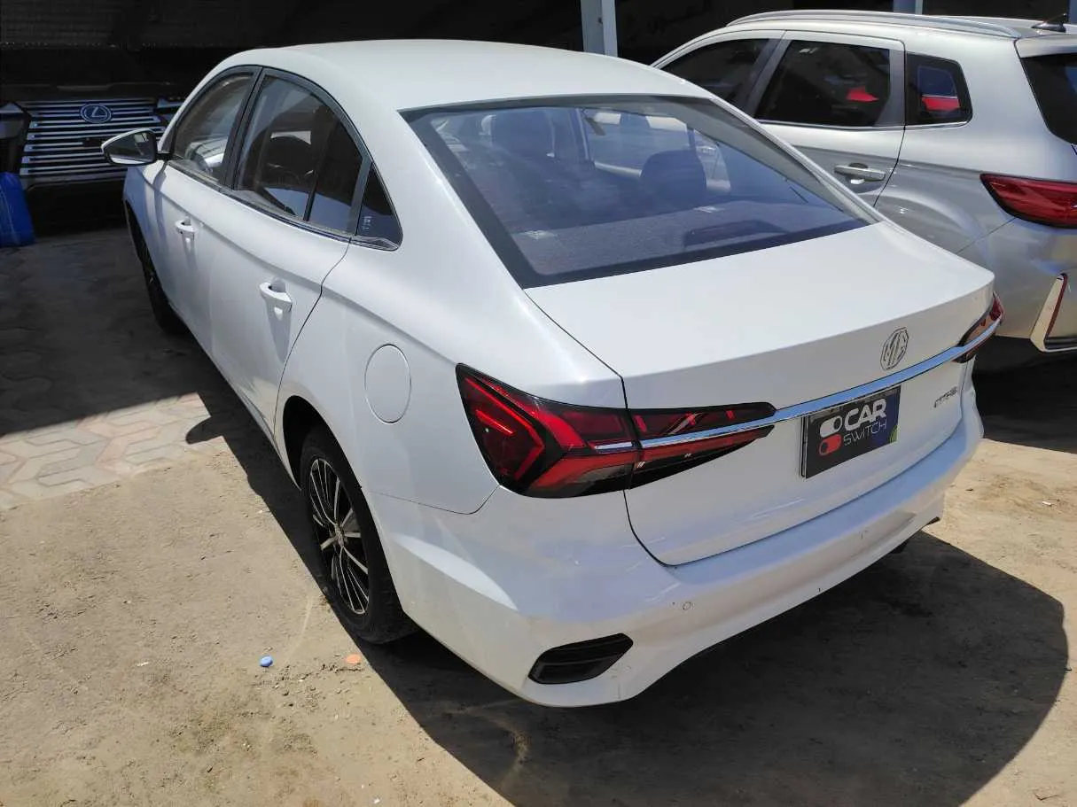 Car image 7