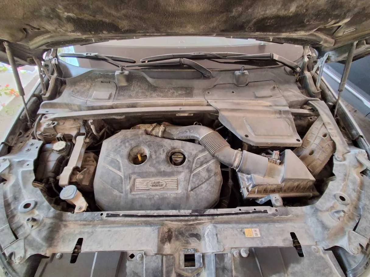 Car image 19