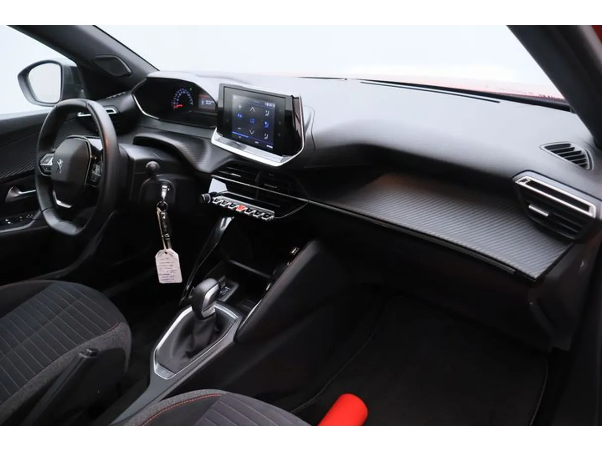 Car image 10