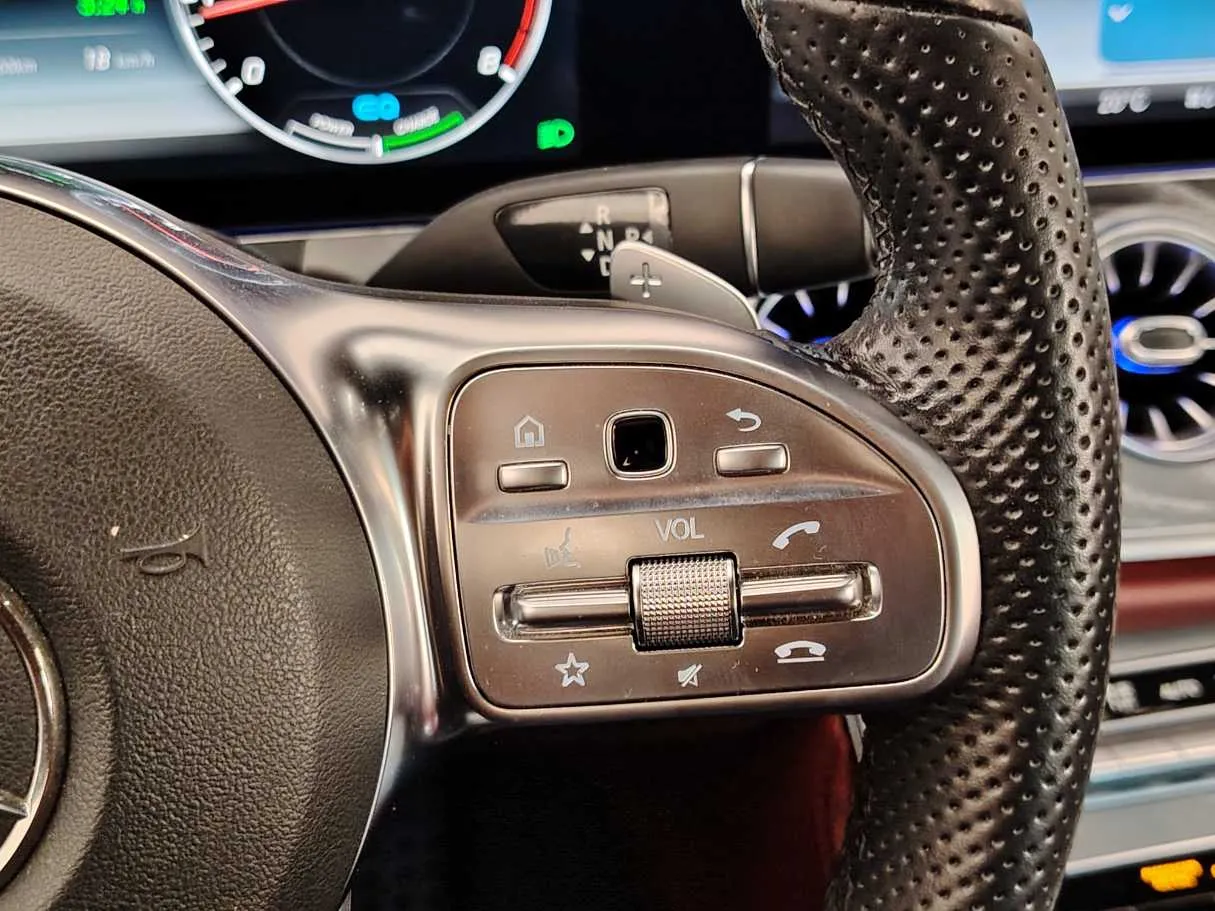 Car image 27