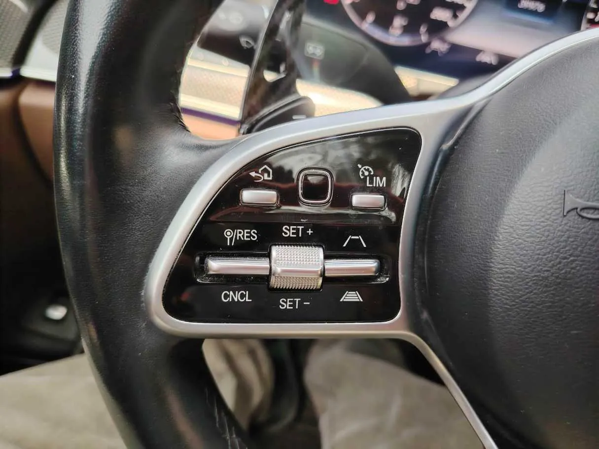 Car image 43