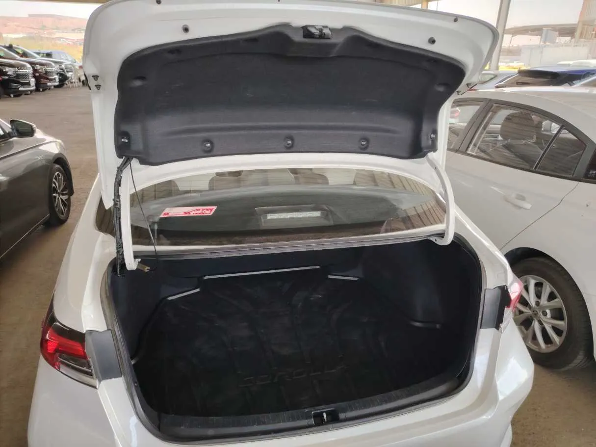 Car image 27
