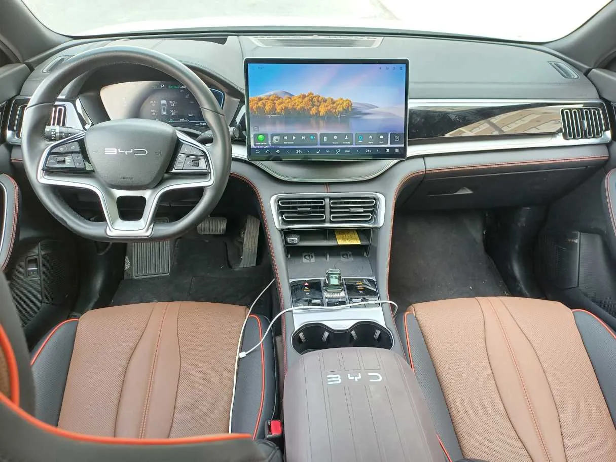 Car image 16