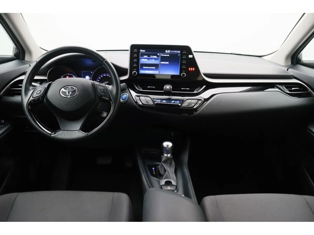 Car image 14