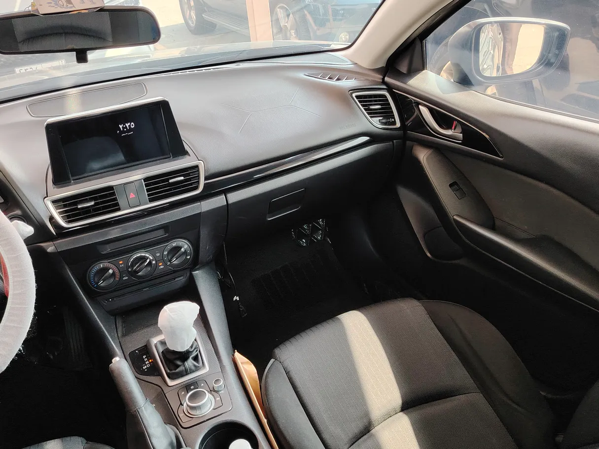 Car image 17