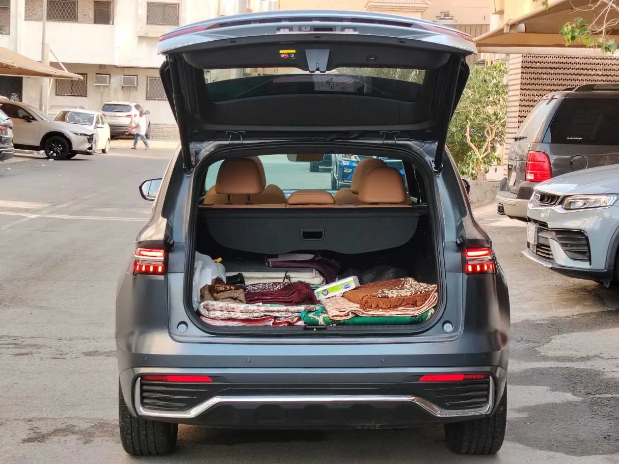 Car image 26