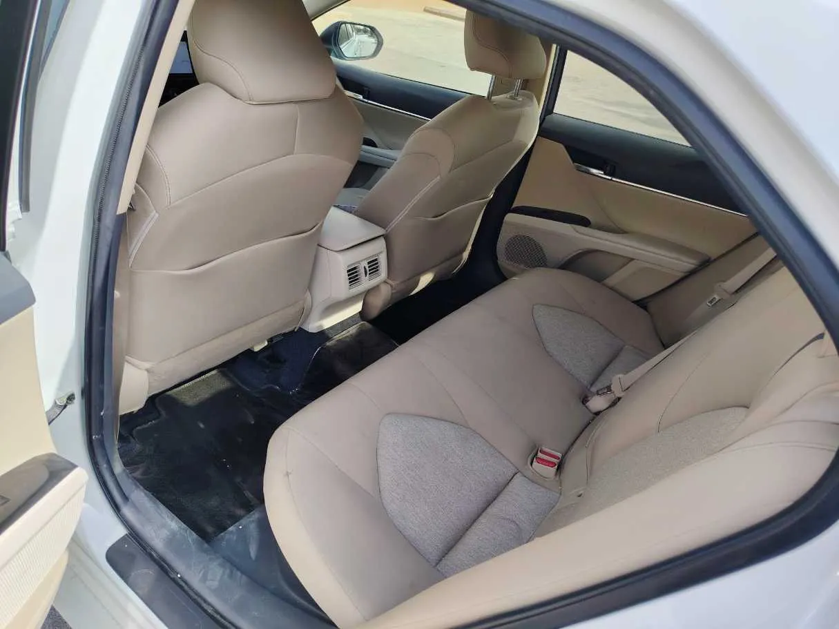 Car image 15