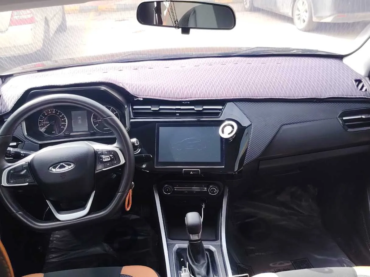Car image 17