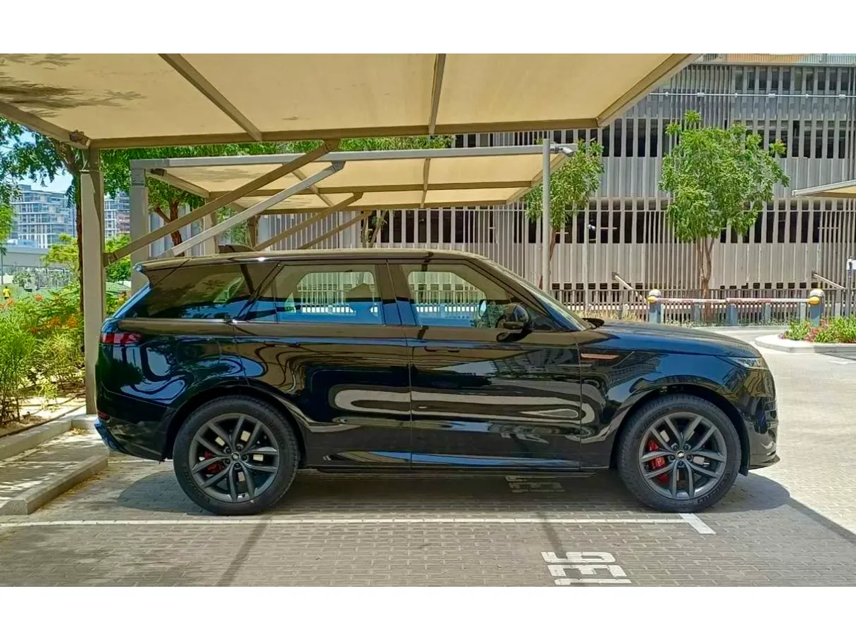 Car image 3
