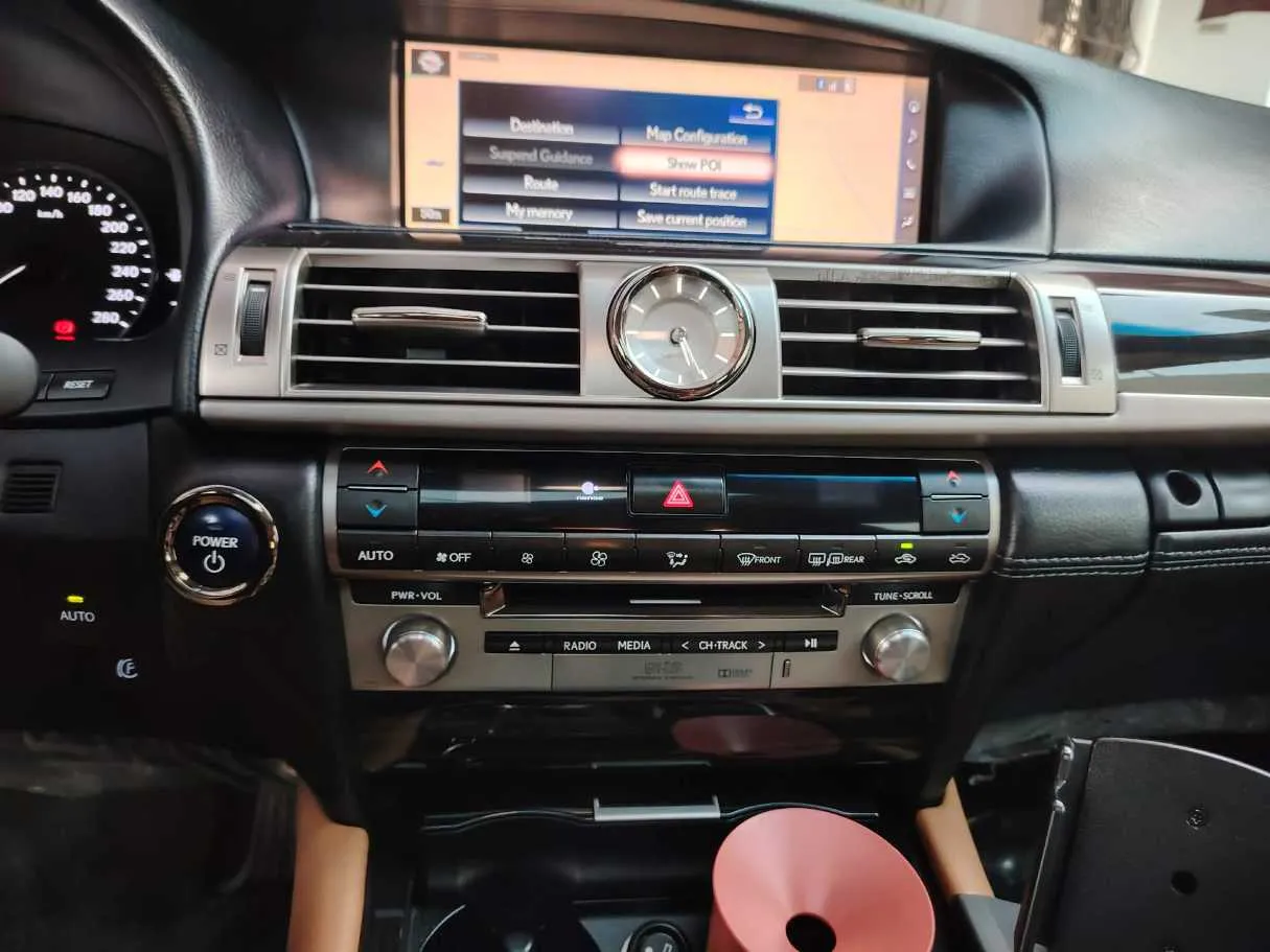 Car image 23