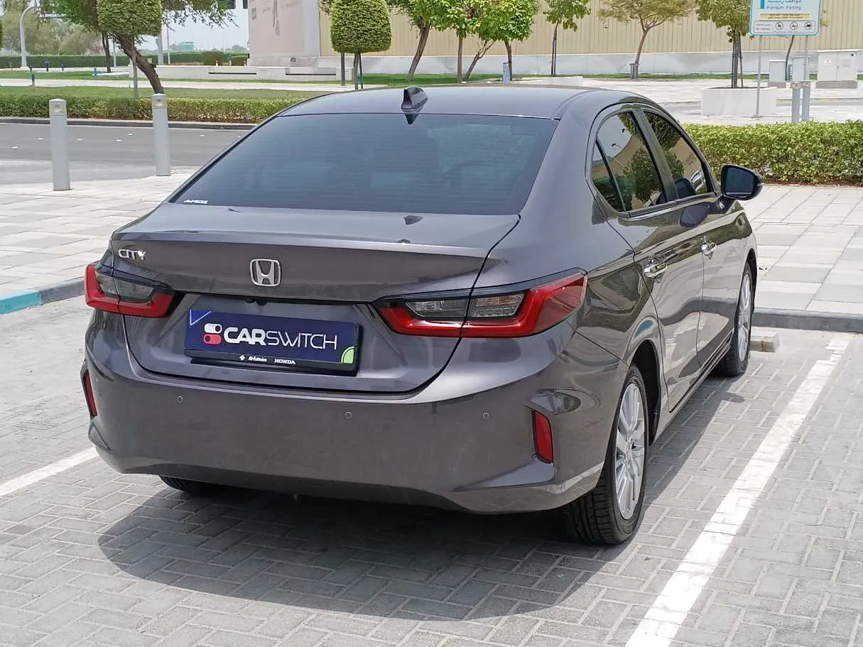 Car image 5