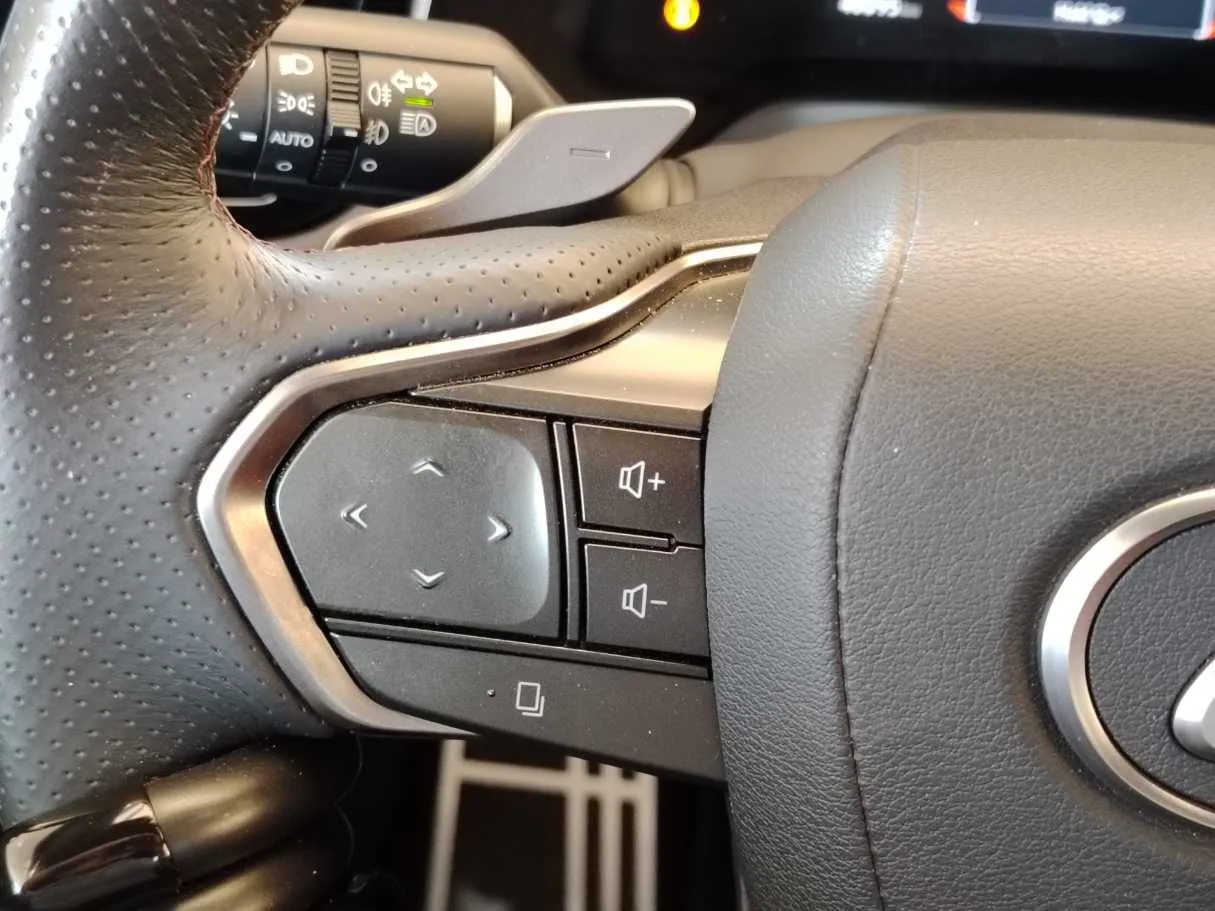 Car image 31