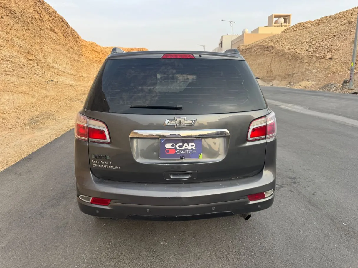 Car image 6