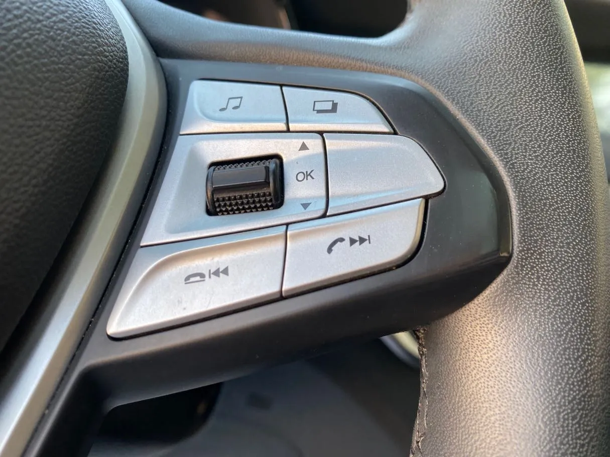 Car image 26